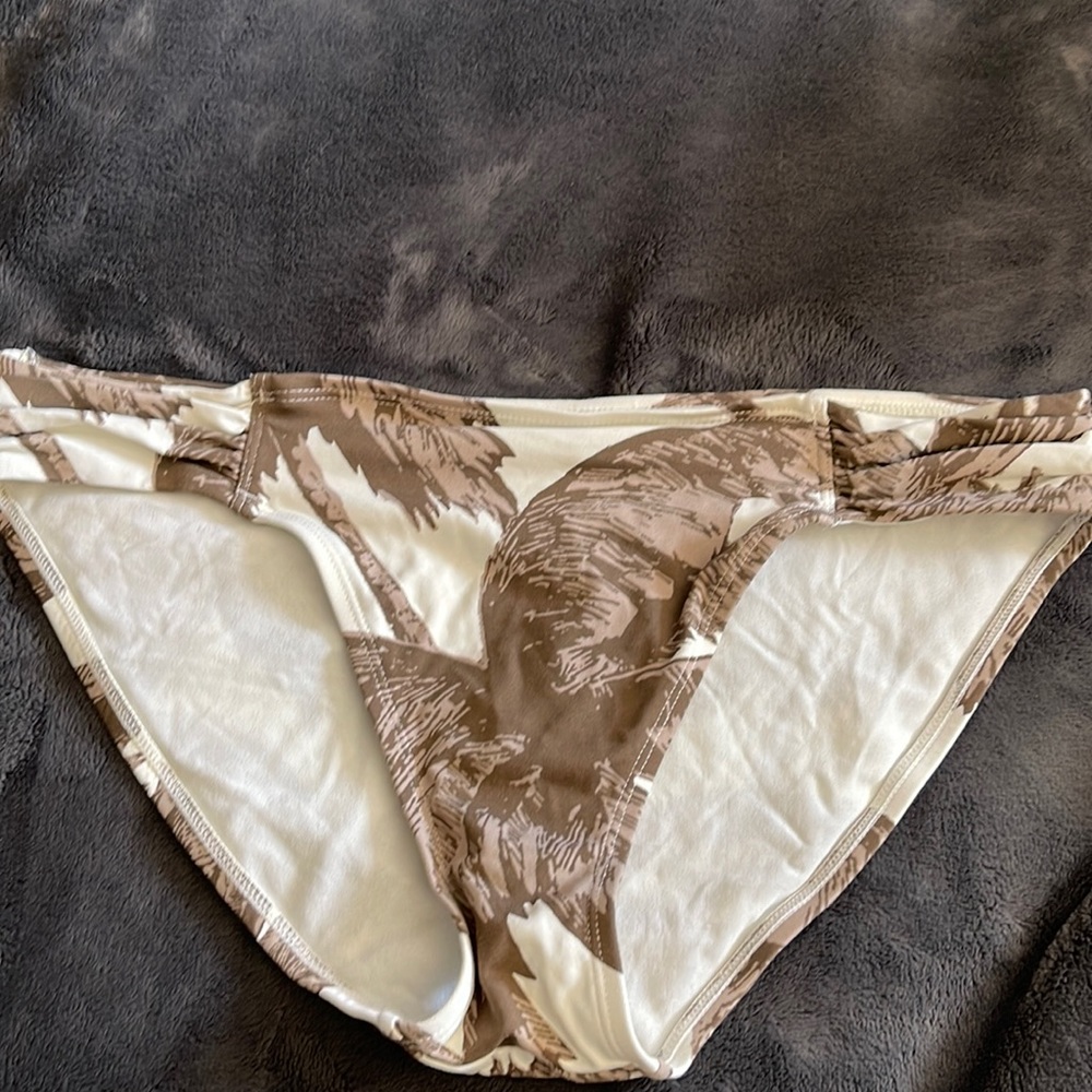 Bikini bottoms